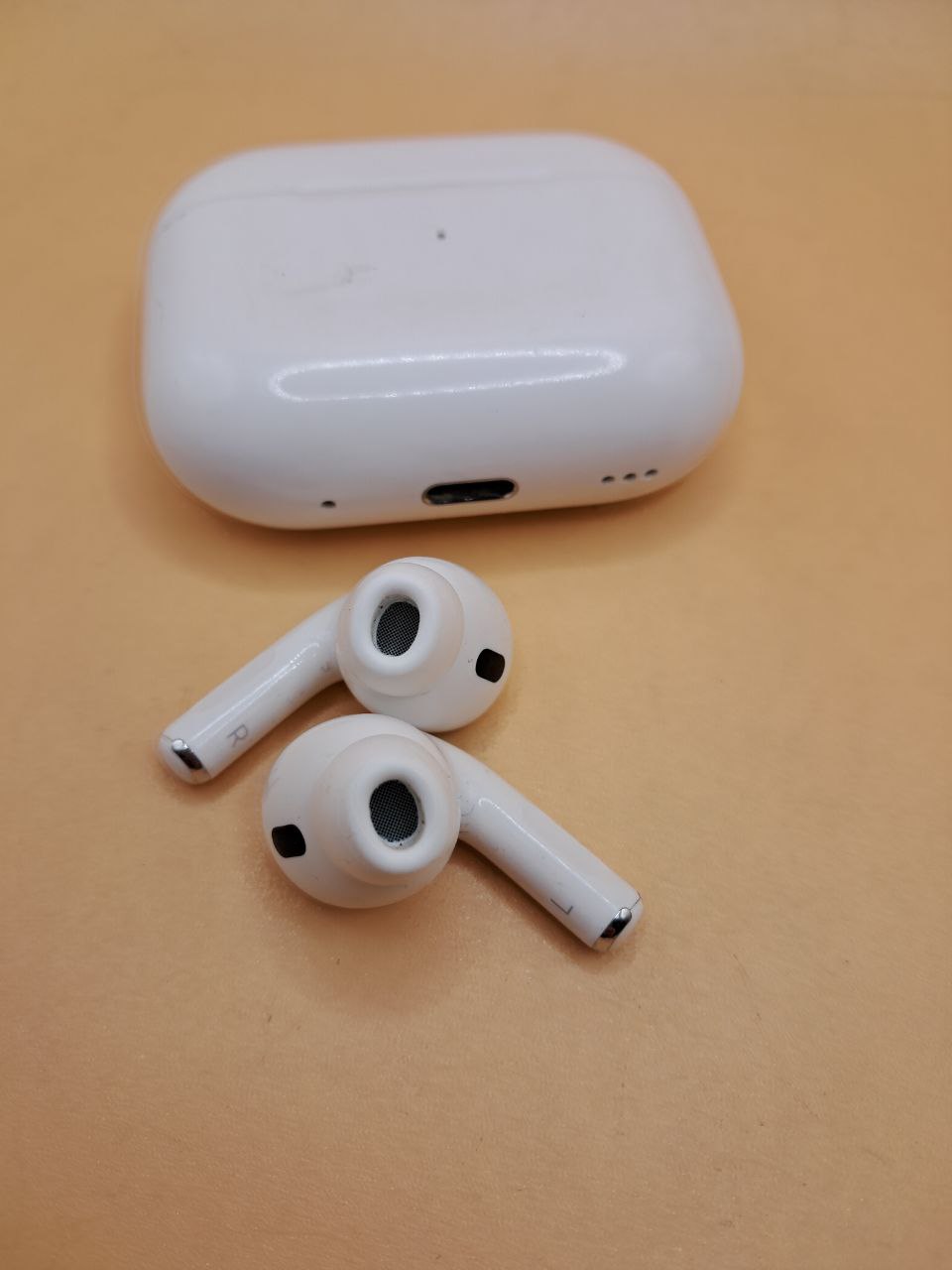 Навушники APPLE AirPods Pro 2 кейс A2968, навушники A3047 + A3048