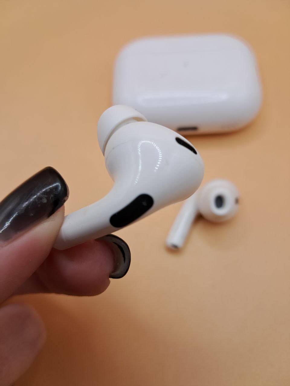 Навушники APPLE AirPods Pro 2 кейс A2968, навушники A3047 + A3048