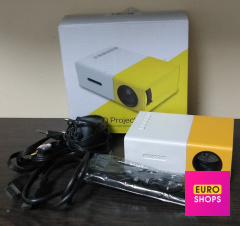 Мультимедійний міні проектор YG-300