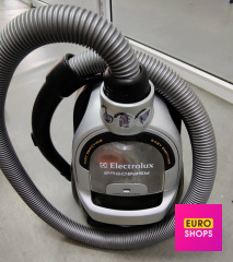 Пилосос Electrolux ZTF7650