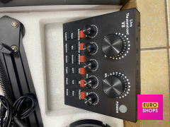 Професійний мікрофон із звуковою картою без моделі