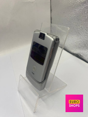 Кнопковий телефон Motorola RAZR V3