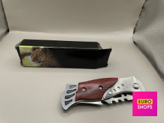 Туристичний ніж в чохлі