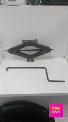 Домкрат автомобільний механічний